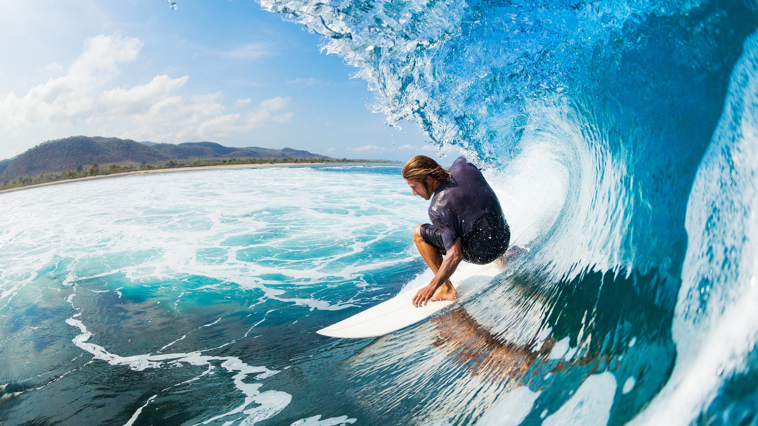 曼联2-1战胜曼城，捧起2024年足总杯，曼联2比4